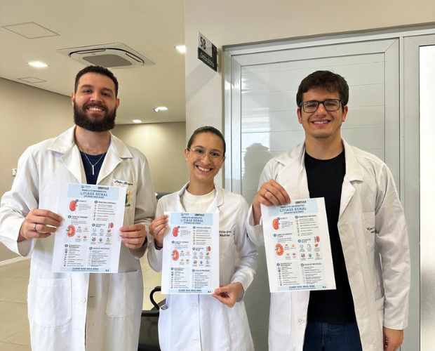 Acad�micos de Medicina da Univ�s desenvolvem a��o sobre preven��o da lit�ase renal